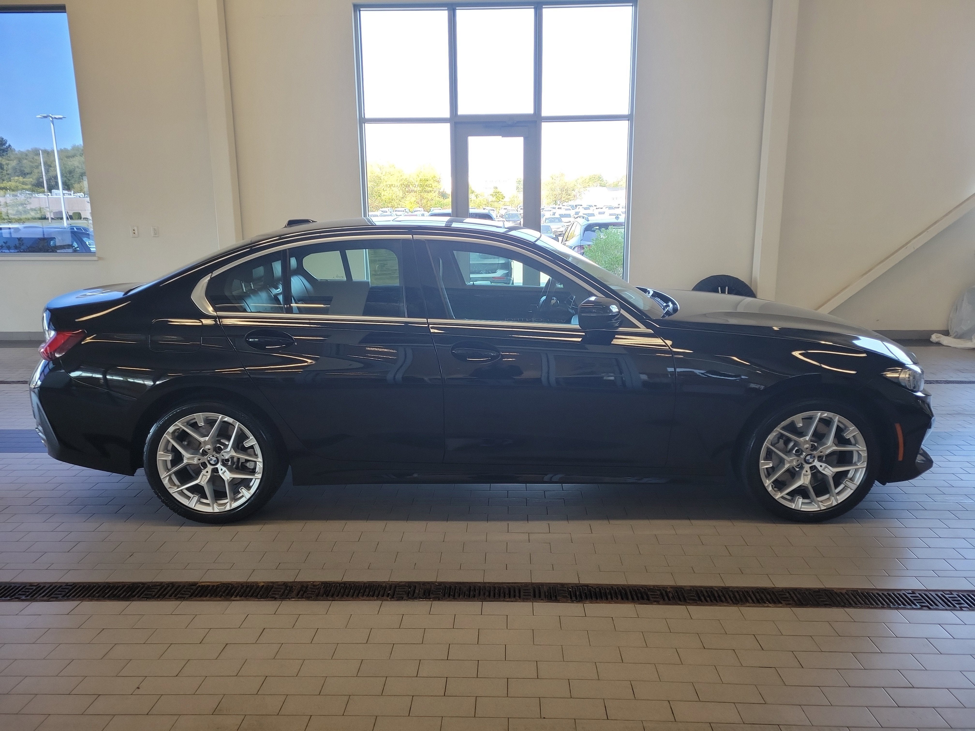 2025 BMW 3 Series 330i xDrive