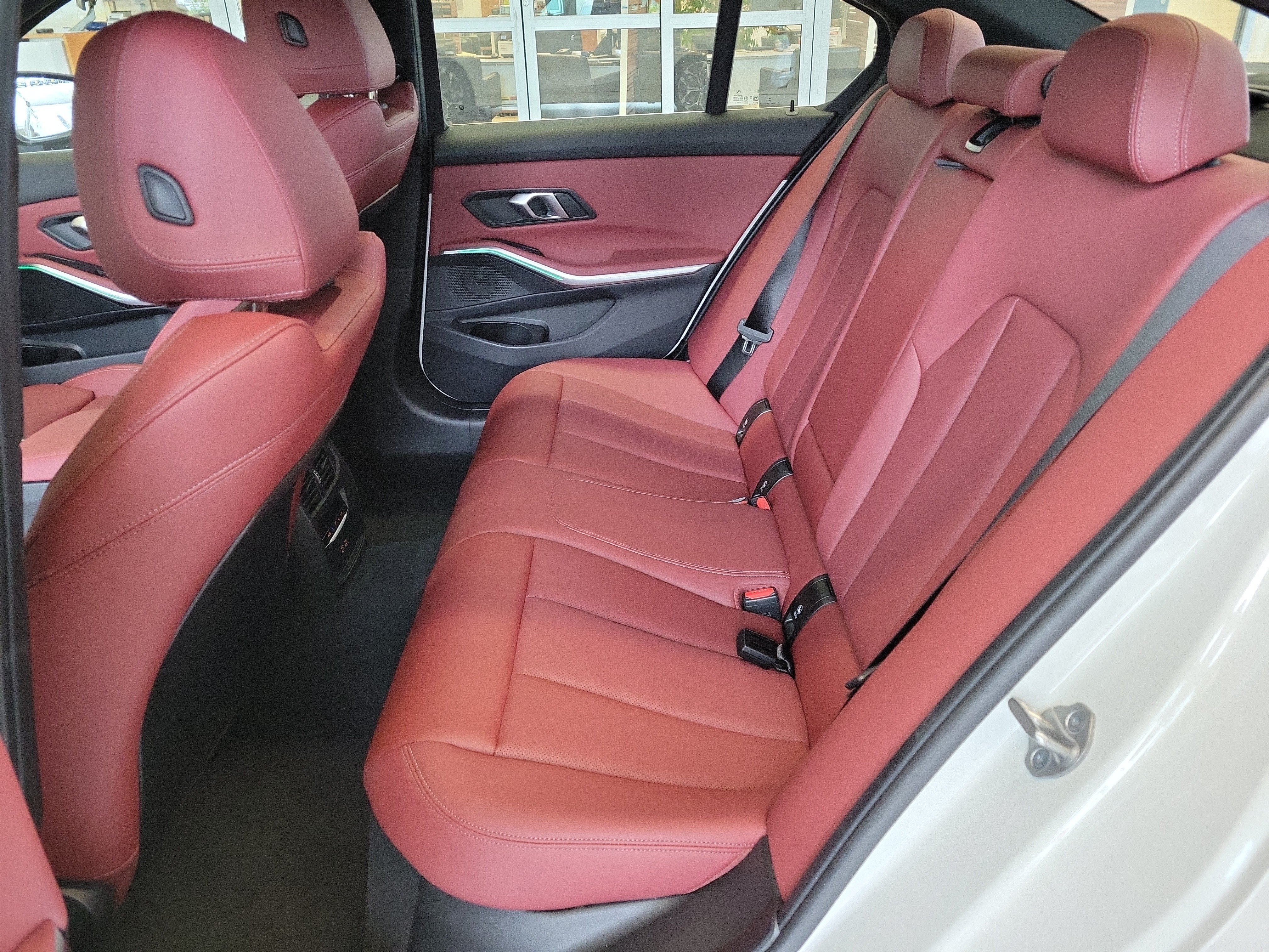 2026 BMW 3 Series 330i - Photo 28