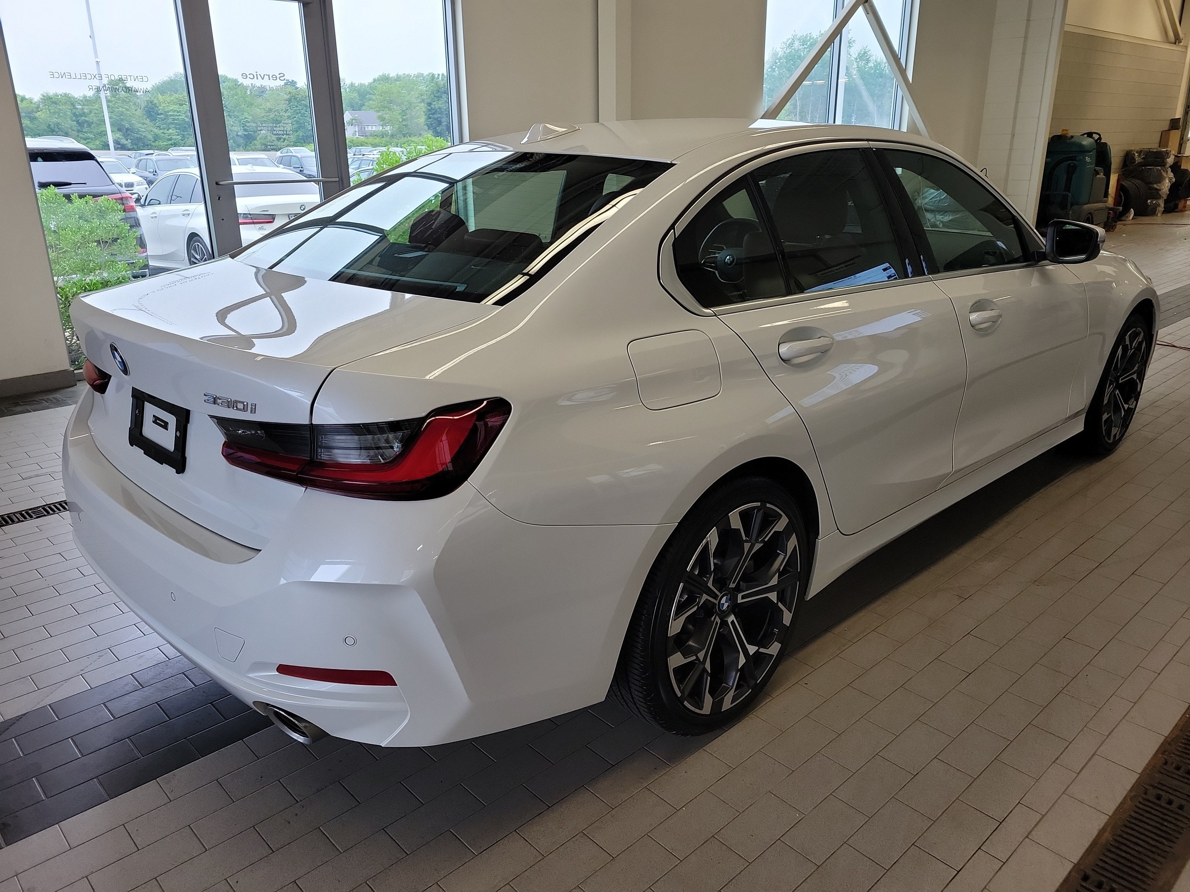 2026 BMW 3 Series 330i - Photo 7
