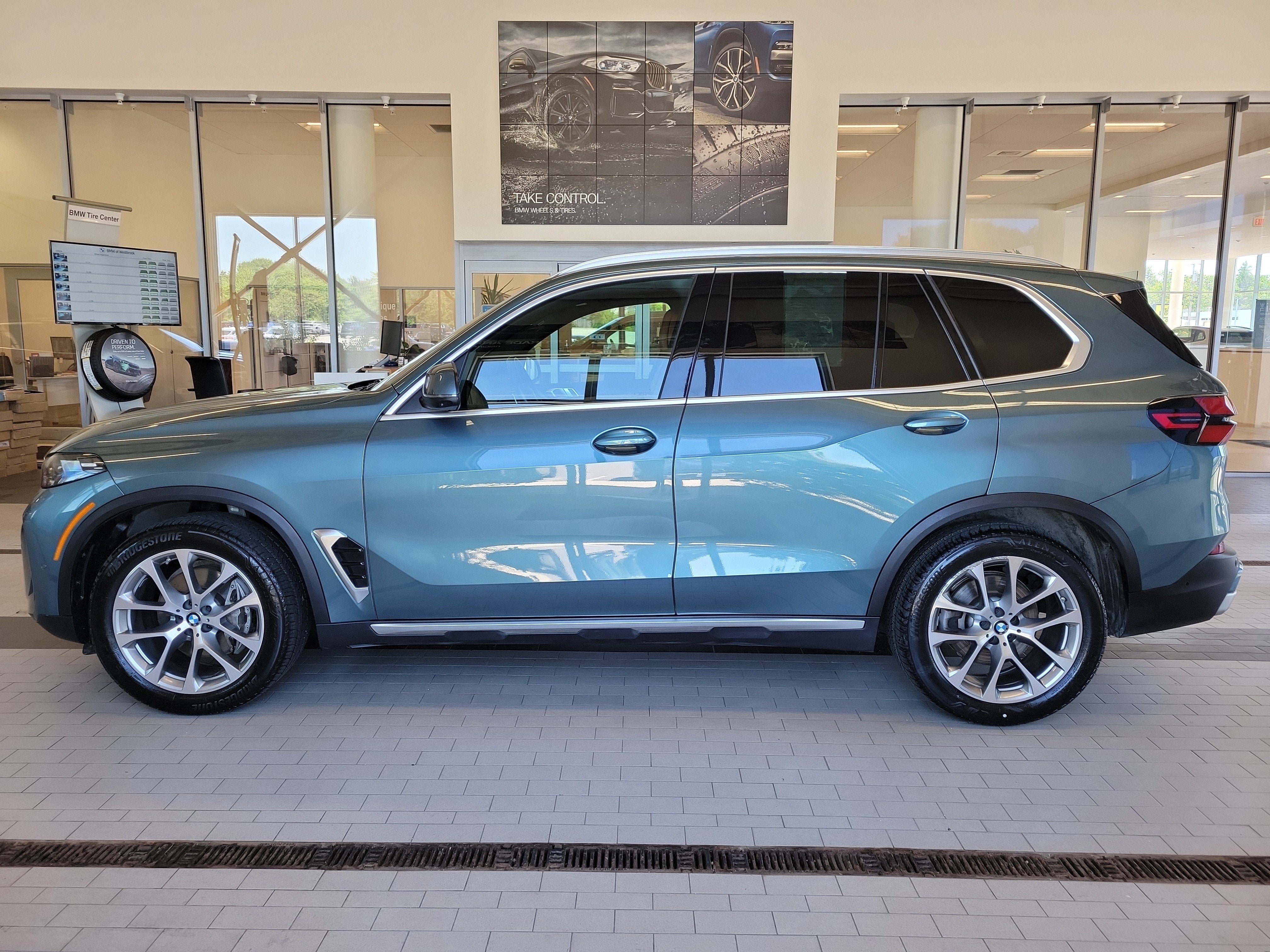 2025 BMW X5 40i - Photo 2