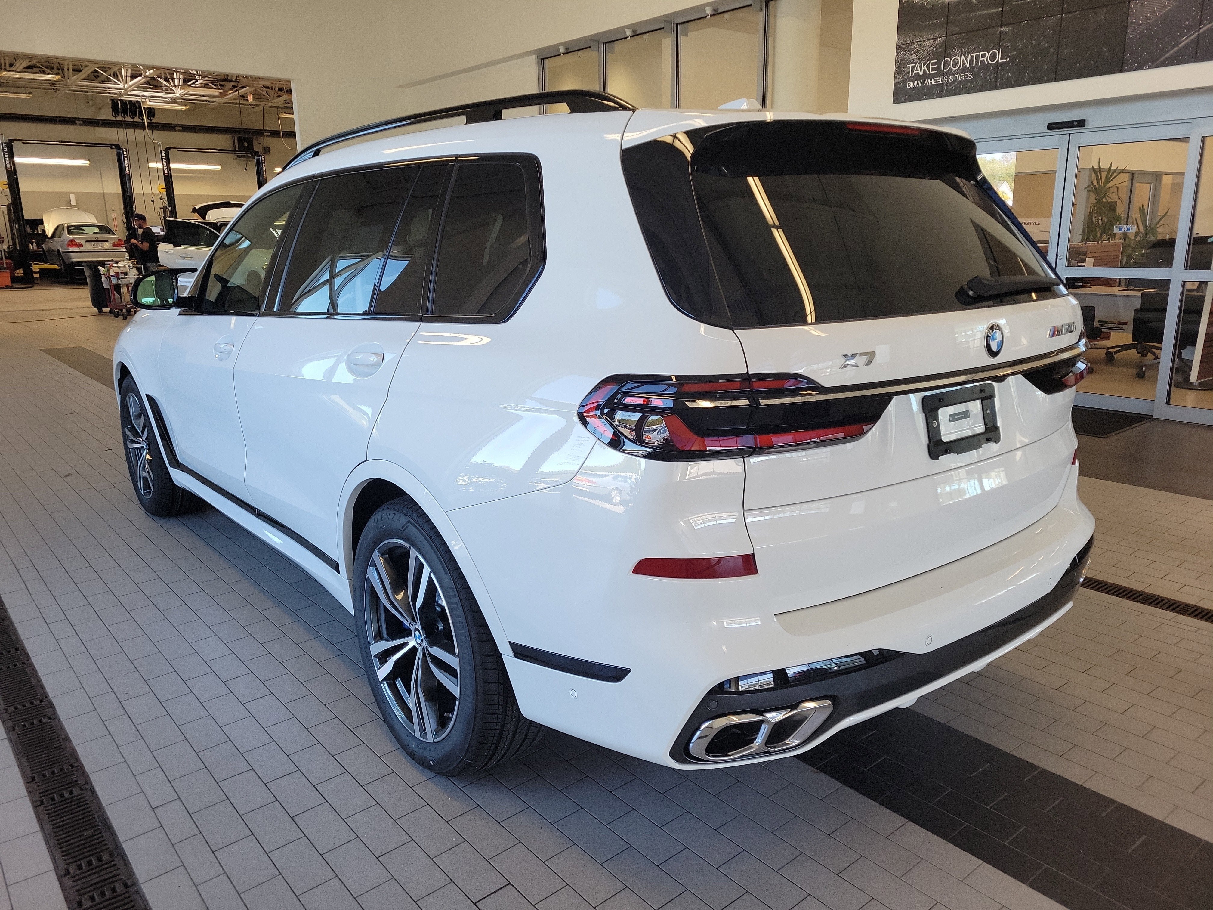 2026 BMW X7 M60i