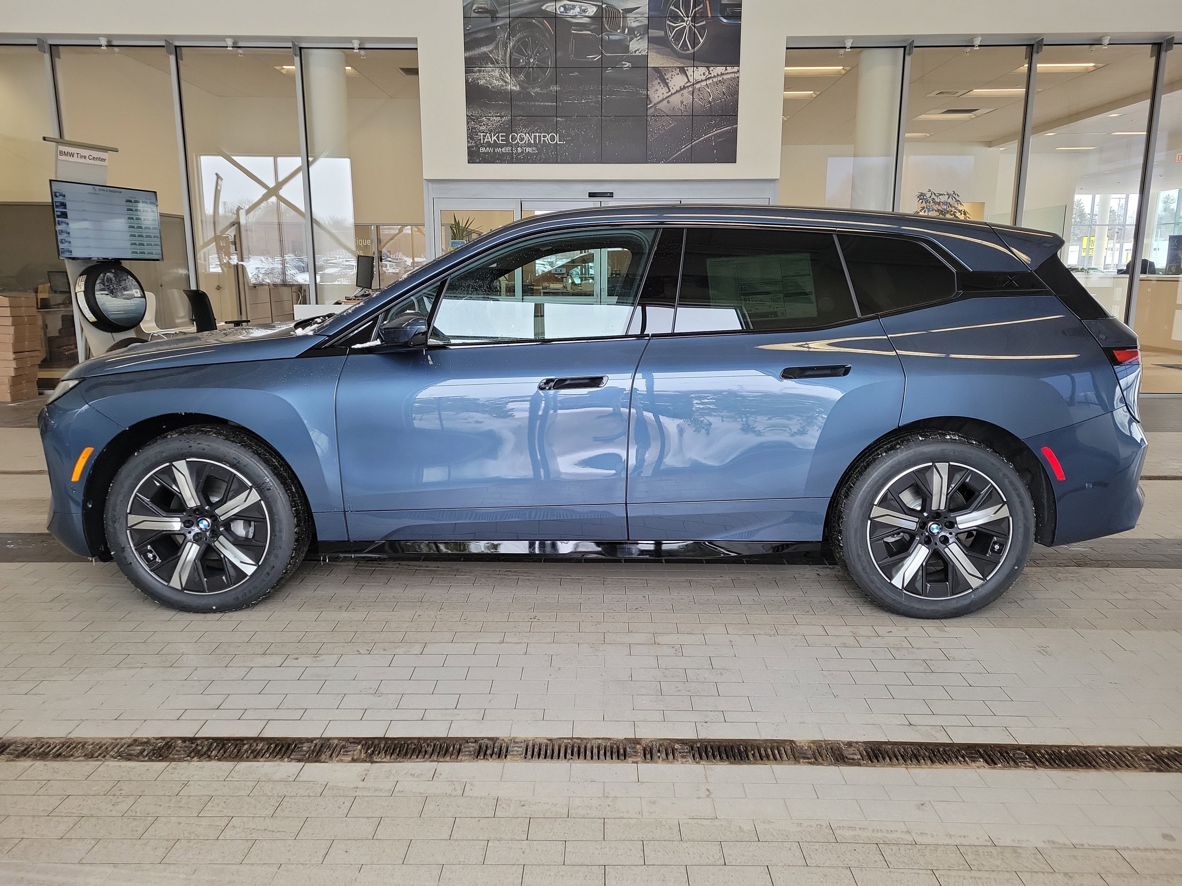 2026 BMW iX xDrive60