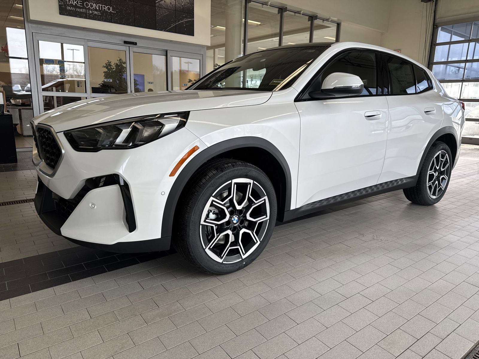 2025 BMW X2 xDrive28i