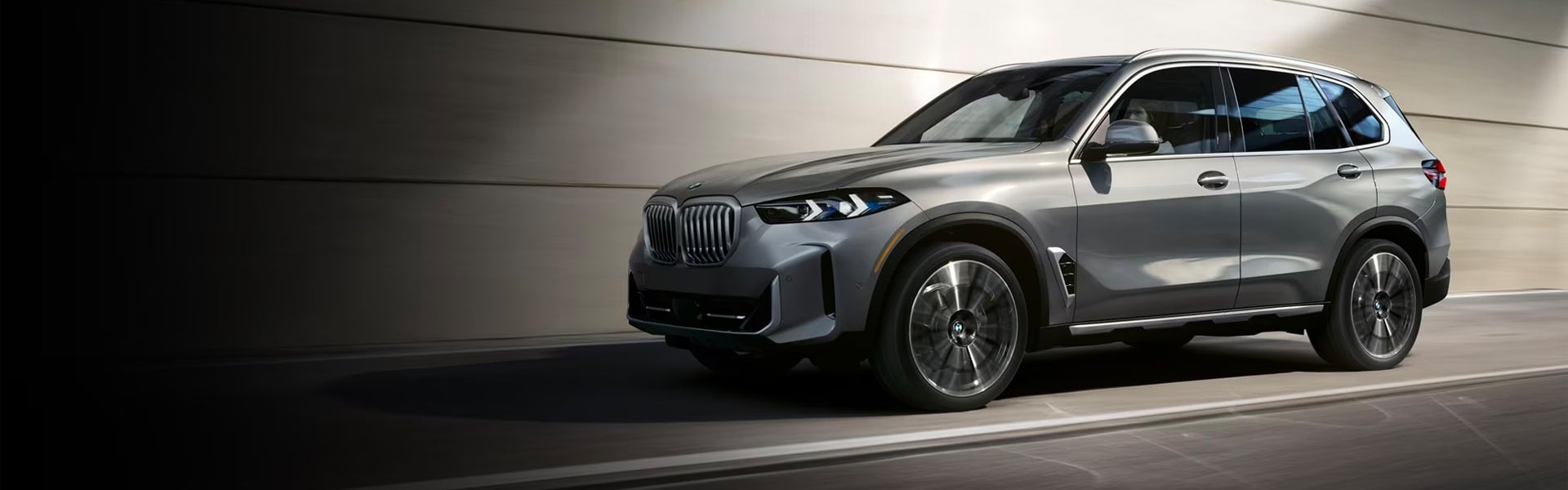 /static/brand-bmw/vehicle/2024/BMW/X5/Full-Width/02.jpg